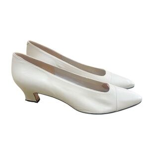 Evan Picone Raffi ivory Nappa leather slip on shoes 2 inch heels business 10M